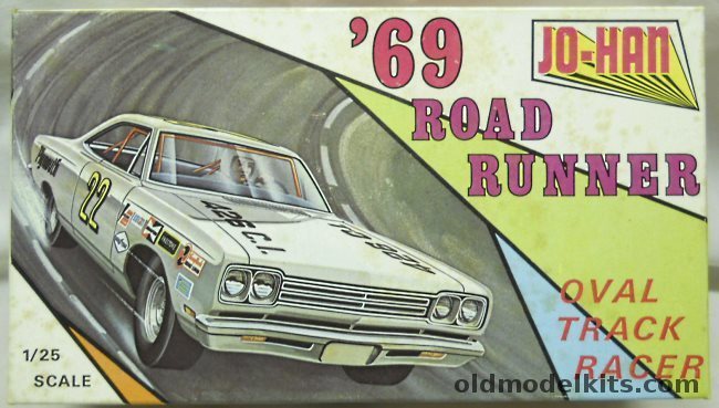 Jo-Han 1/25 1969 Plymouth Road Runner - Stock / Oval Track / Custom, GC-2200 plastic model kit